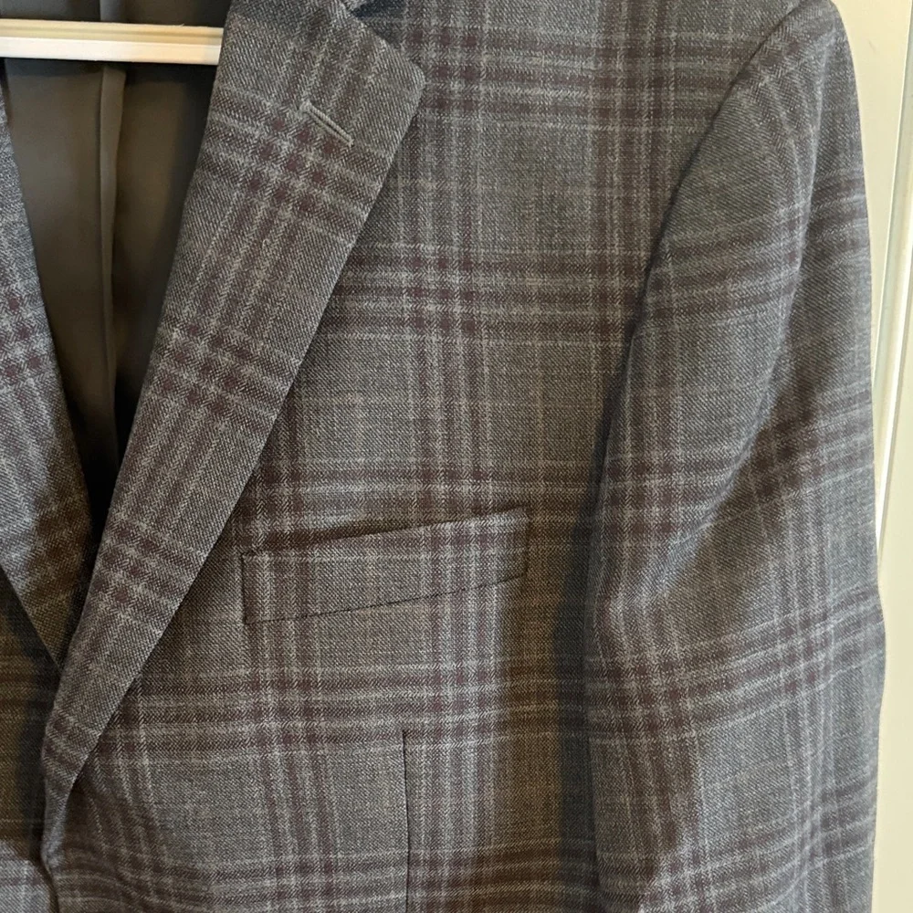 Jos. A. Bank Tailored Fit gray plaid blazer Size 42R 100% Wool